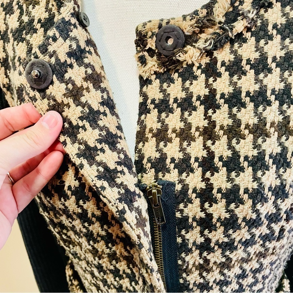 Cabi Beige and Gray Herringbone Coat Size 6 - Picture 3 of 11